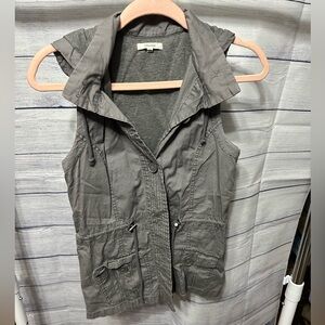 Maurice’s Gray Utility Vest Size Medium